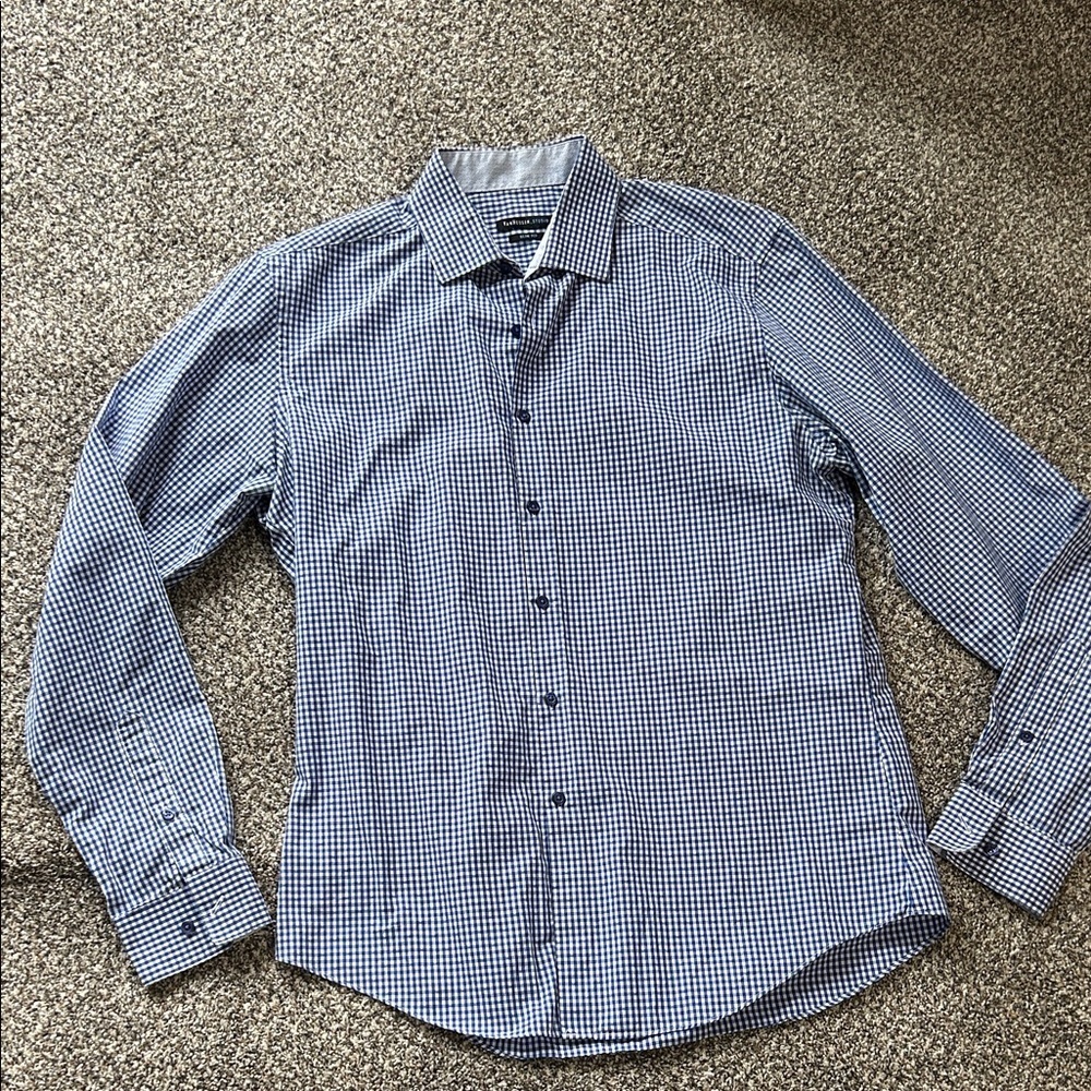 Men's VanHeusen Blue Checkered Button Down Shirt | Gingham Print | Blue & White